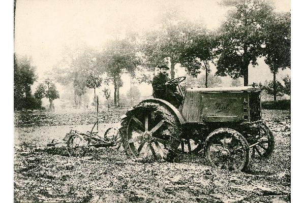 New Holland celebra 100 años del primer tractor FIAT 