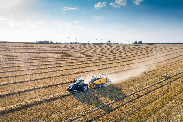 Alta tecnología para empacadoras gigantes: el sistema de automatización de pacas IntelliSense™ de New Holland aporta grandes ventajas para el empacado