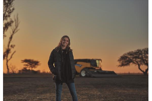 New Holland celebra el papel fundamental de las mujeres en la agricultura en el Día de las Mujeres Rurales