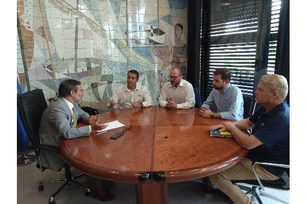 New Holland con los agricultores y ganaderos afectados por la gota fría en Murcia y Alicante