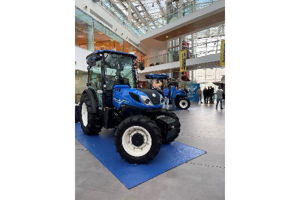 New Holland presenta en España el galardonado T4F, tractor del año en el segmento de especiales